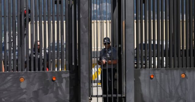 urnpublicidap.orgbd7380e942ef5b92dc27b5cc9e368640Venezuela_US_Embassy_03990.jpg