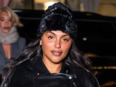 Paloma Elsesser 在她的寒冷天氣造型中添加了這款意想不到的配飾