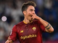 博卡青年隊球迷正在 El Intransigente 慶祝有關保羅·迪巴拉的令人震驚的消息