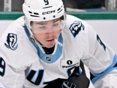 父親去世後,克萊頓·凱勒參加了猶他猛獁象隊的失利比賽