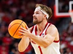 在宿敵內布拉斯加州的情況下,俄克拉荷馬州作為中立地點