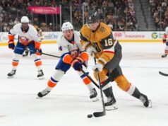 黃金騎士隊在對陣藍軍的比賽中尋求進攻