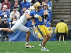 耶利米·洛夫 (Jeremiah Love) 幫助排名第 9 的巴黎圣母院 (Notre Dame) 超越排名第 22 的皮特 (Pitt)