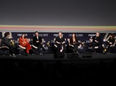 《邪惡》選角導演在截止日期選角小組中與瑪麗莎·博德交談