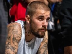 賈斯汀·比伯在電動滑板碰撞後透露肋骨“粗糙”受傷