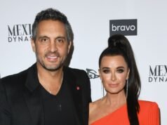 凱爾·理查茲 (Kyle Richards) 在 BravoCon 上坦誠介紹毛里西奧 (Mauricio) 的最新情況