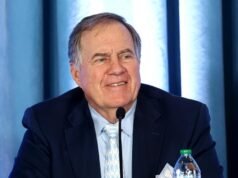 北卡羅來納大學橄欖球教練比爾·貝利切克澄清了 NFL 教練的謠言