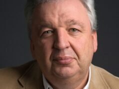 BBC 主持人奈傑爾·麥克里 (Nigel McCreary) 去世,享年 71 歲