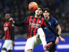 描繪達維德·巴特斯吉 (Davide Bartesgui) 在米蘭的快速崛起