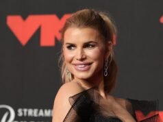 傑西卡·辛普森 (Jessica Simpson) 的低胸連衣裙迎合了頗具爭議的千年趨勢