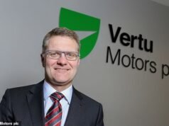 經銷商老闆警告說,對電動汽車按公里徵稅將導致汽油車配給並推高價格