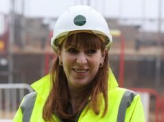 安吉拉·雷納 (Angela Rayner) 的主要盟友譴責建造 20,000 套住房的新城市計劃