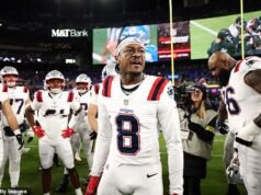 愛國者隊與烏鴉隊爭奪季后賽席位,史蒂芬·迪格斯離開藍色醫療帳篷以避免體育檢查