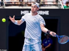 英國選手傑克·德雷珀因腿筋受傷被迫退出澳大利亞公開賽,這對他來說是一個巨大的打擊。