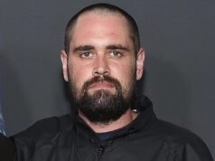 羅伯·萊納的兒子尼克因謀殺指控而被單獨監禁自殺監視