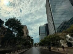 12 月 22 日星期一 聖地亞哥-德爾埃斯特羅 的天氣: 全天炎熱、潮濕和零星暴風雨