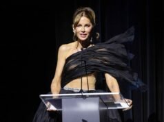 凱特·貝金賽爾 (Kate Beckinsale) 身穿透明連衣裙露出內衣