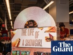 Z 世代擁抱“復古復興”,CD 重回聖誕購物清單音樂產業