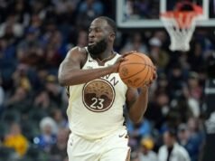 德雷蒙德·格林在與史蒂夫·科爾交易後離開勇士隊替補席