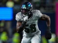 海鷹隊的麥克唐納為霍爾辯護,不同意停賽