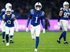 小馬隊 CB 薩斯·加德納(左小牛)在德克薩斯州兩次搶斷後退出