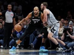 森林狼隊在第四節擊敗馬刺隊