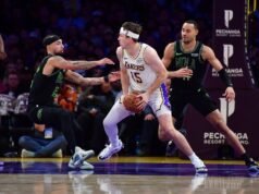 湖人隊在陽光下閃耀光芒