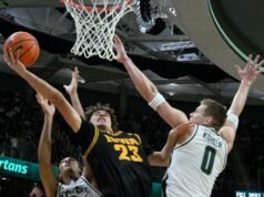 排名第七的密歇根州在十大揭幕戰中擊敗愛荷華州