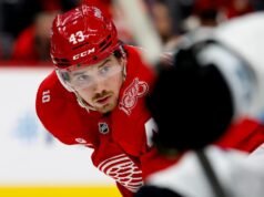 分裂帽子,主場和主場vs側翼重回正軌