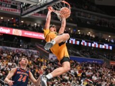 愛荷華州在 55 分大勝巴克內爾隊的比賽中造成 25 次失誤