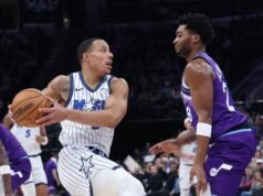 爵士隊在19分落後的情況下奮起反擊,但魔術隊獲勝