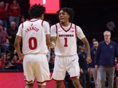 羅格斯大學的塔里克·弗朗西斯(Tariq Francis,34 歲)在最後一秒投進三分