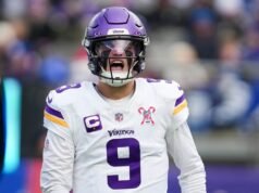 四分衛 JJ 麥卡錫 (JJ McCarthy) 出局 (手) 對陣 Lions