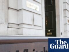 英國退休公務員因養老金錯誤被勒令償還25,000英鎊|退休