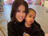 科勒·卡戴珊 (Khloe Kardashian) 分享她與兒子塔圖姆 (Tatum) 已故父親的精神聯繫