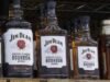Jim Beam 將停止主要釀酒廠的生產;民主黨指責特朗普的關稅