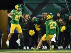 排名第 5 的俄勒岡大學在大學橄欖球季后賽揭幕戰中迎戰排名第 19 的詹姆斯·麥迪遜