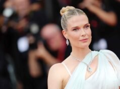 戴安娜王妃的侄女伊麗莎·斯賓塞 (Eliza Spencer) 在訂婚派對上身著白色禮服驚艷亮相