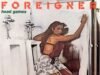 Lisanne Falk 討論她 14 歲時登上《Foreign》專輯封面的事