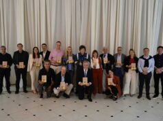 哈維爾·麥利 (Javier Miley) 在奧利沃斯 (Olivos) 舉辦燒烤會,欣賞他的政府並回顧 2025 年政治 El Intransigente 的主要成就