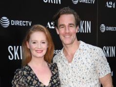 詹姆斯·范德貝克 (James Van Der Beek) 在癌症之旅中與妻子合影