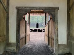 《哈姆內特》製作設計師菲奧娜·克龍比 (Fiona Crombie) 講述重建地球儀