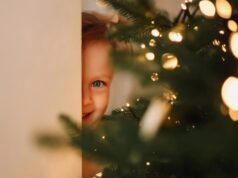 確切年齡的父母可以讓孩子獨自在家過節,因為有些州允許讓年僅 6 歲的孩子單獨留在家裡。