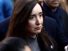 維多利亞·維拉羅爾 (Victoria Villarroel) 發布了一條聖誕致辭