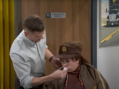 梅麗莎·麥卡錫 (Melissa McCarthy) 在《週六夜現場》中飾演的古怪角色這一集是迄今為止第 51 季最好的一集