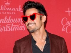 Hallmark 的泰勒·海因斯以令人瞠目結舌的動作給粉絲帶來驚喜