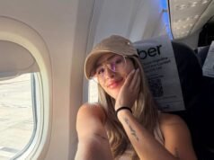 Giulietta Poggio 抵達 Carlos Paz 的別墅參加 El Intransigente 時裝秀