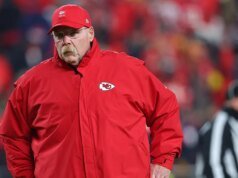 安迪·里德儘管受傷,名單問題仍繼續擔任酋長隊教練:報告