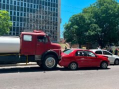 與鏈條的可怕碰撞在貝爾格拉諾街中間引起了混亂