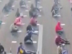 數千名考生在印度機場參加政府考試島嶼